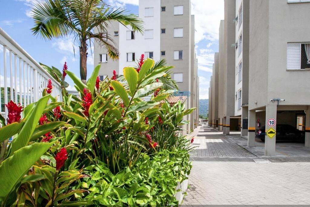 Apartamento Ubatuba - Ar Condicionado, Estacionamento, Elevador, Portaria 24H - Wifi Gratis! - Jardim Das Palmeiras Exterior photo